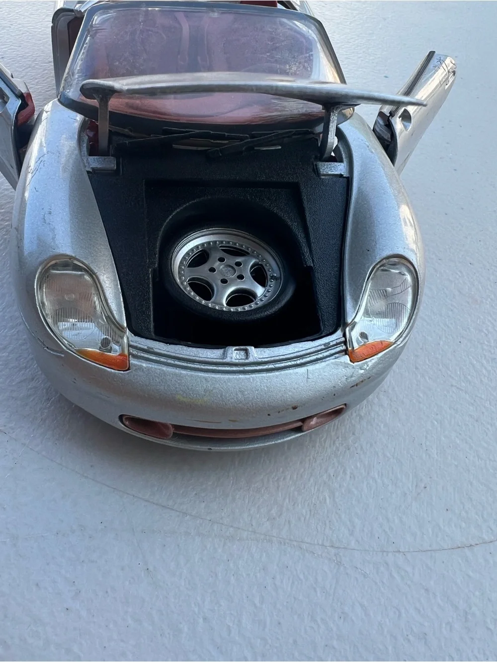 Maisto 1:18 Porsche Boxster Concept Silver Diecast Car Missing Side Mirrors